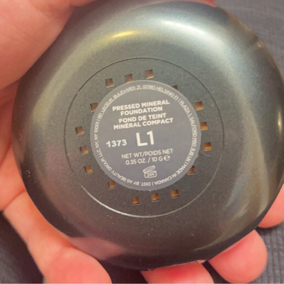 Cover FX pressed mineral foundation - Picture 2 of 3